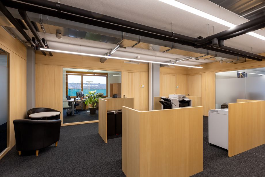 Bürofläche in einer Gewerbeliegenschaft mit Trennwänden