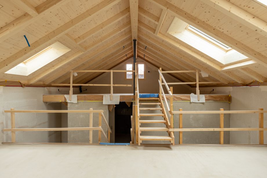 Ansicht Treppenanlage Baustelle Ansicht der Treppe auf den Estrich mit Abstruzsicherung